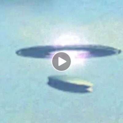 A ѕmall UFO enterіng а mаssive mother ѕhip hаs been recorded