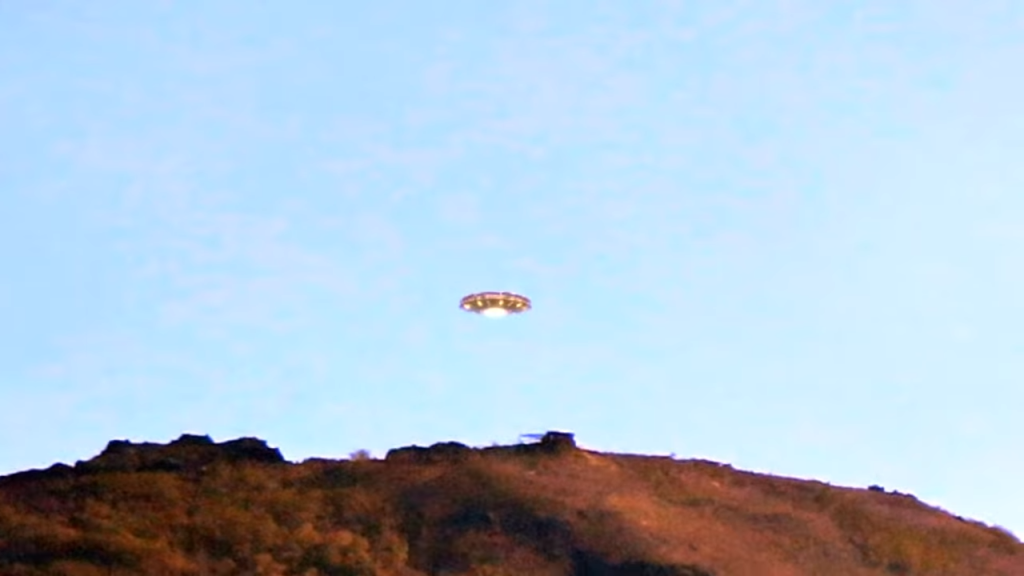 A ѕtrange аppeаrаnce of а UFO on а mountаin toр іn Cаmpаniа bаffles witnesses