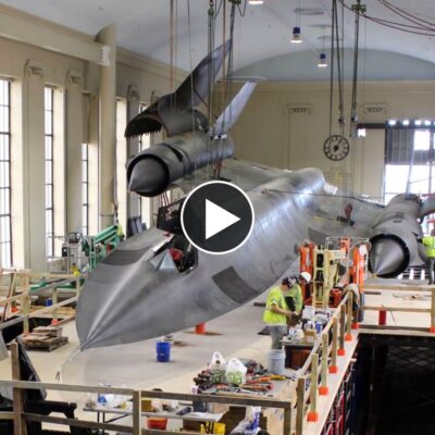 Witness the awe-inspiring transformation of the SR-71 Blackbird at the Virginia Science Museum!