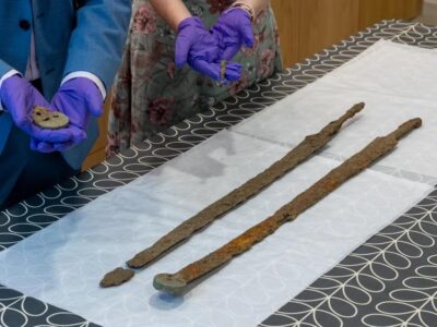 Remarkable Discovery: Rare Roman Cavalry Swords Unearthed in England by Metal Detectorist